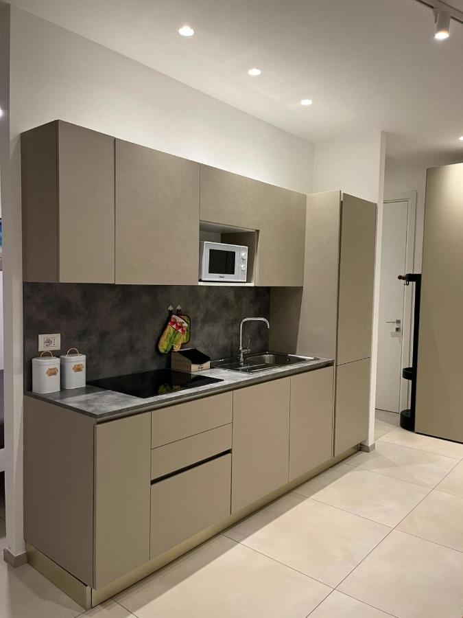 Apartments Ennio Top Class Bari Exteriör bild