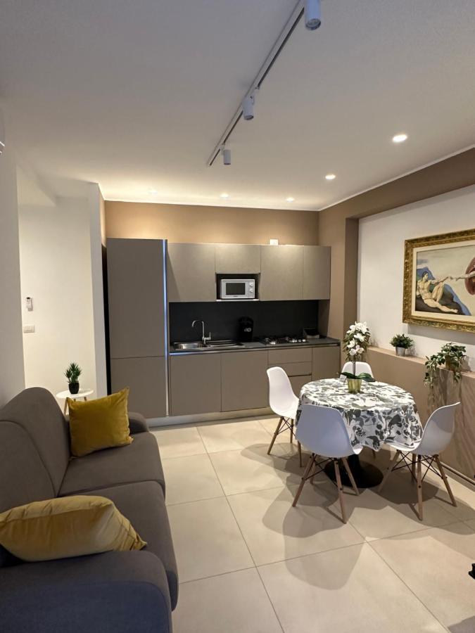 Apartments Ennio Top Class Bari Exteriör bild
