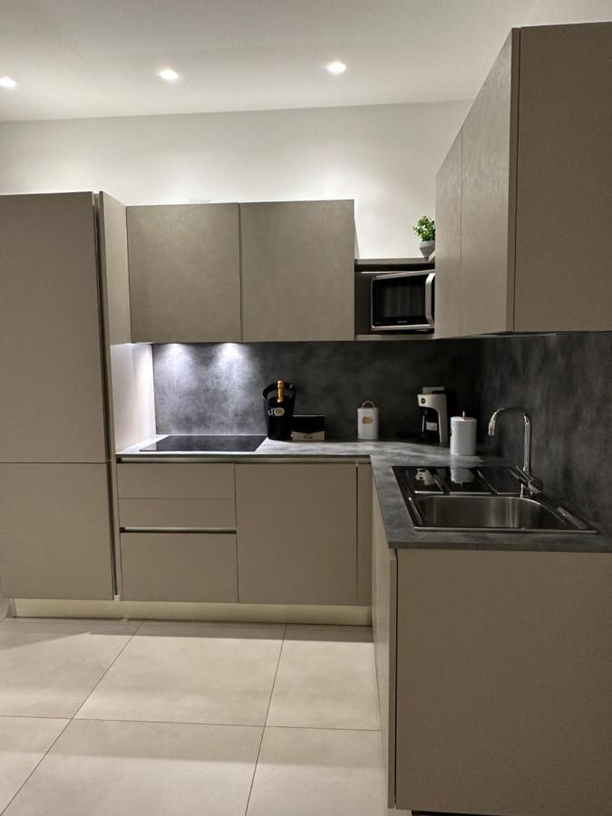 Apartments Ennio Top Class Bari Exteriör bild