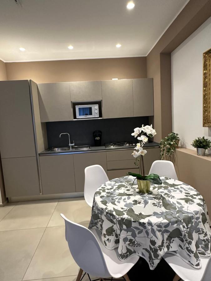 Apartments Ennio Top Class Bari Exteriör bild