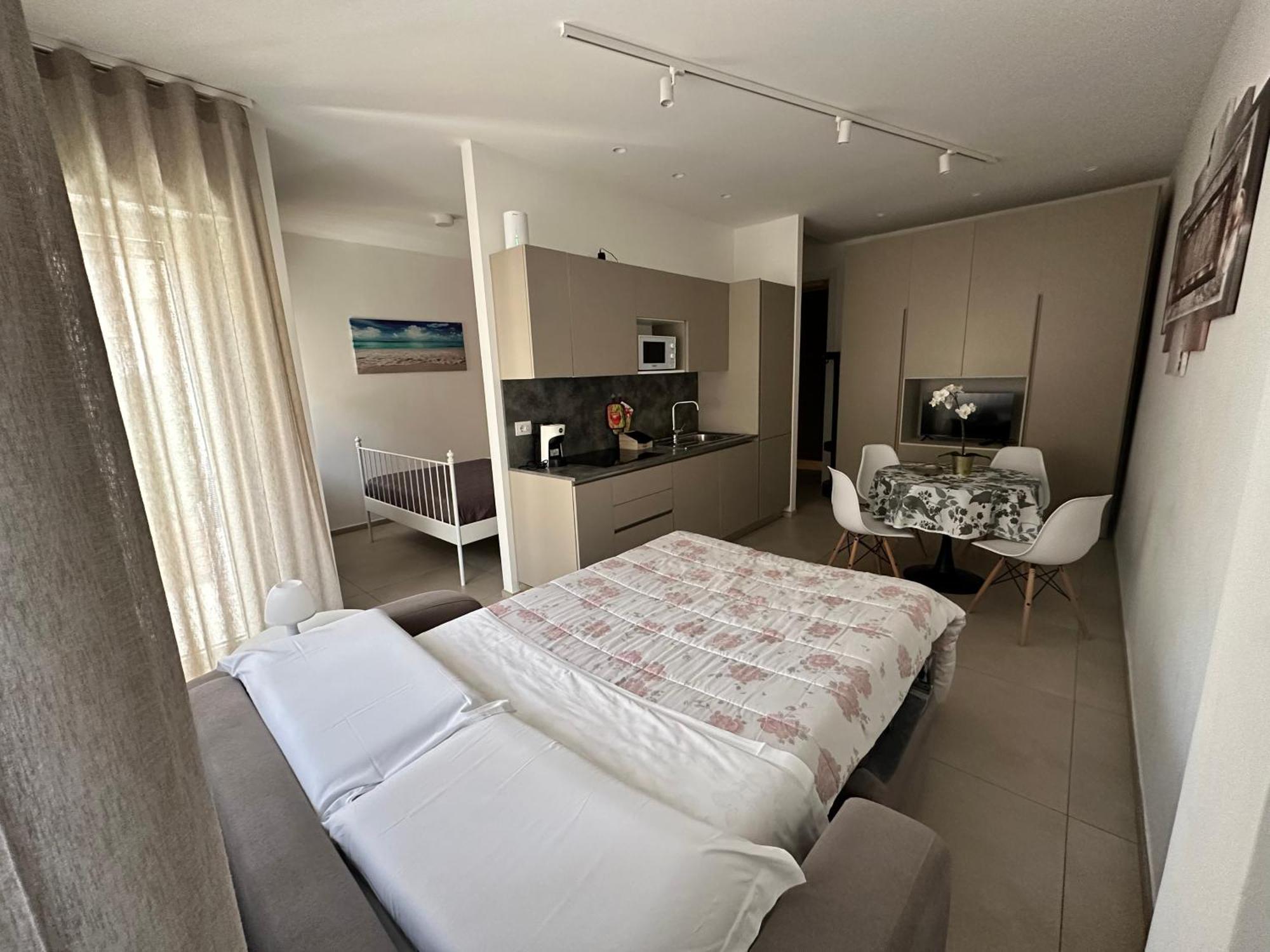 Apartments Ennio Top Class Bari Exteriör bild