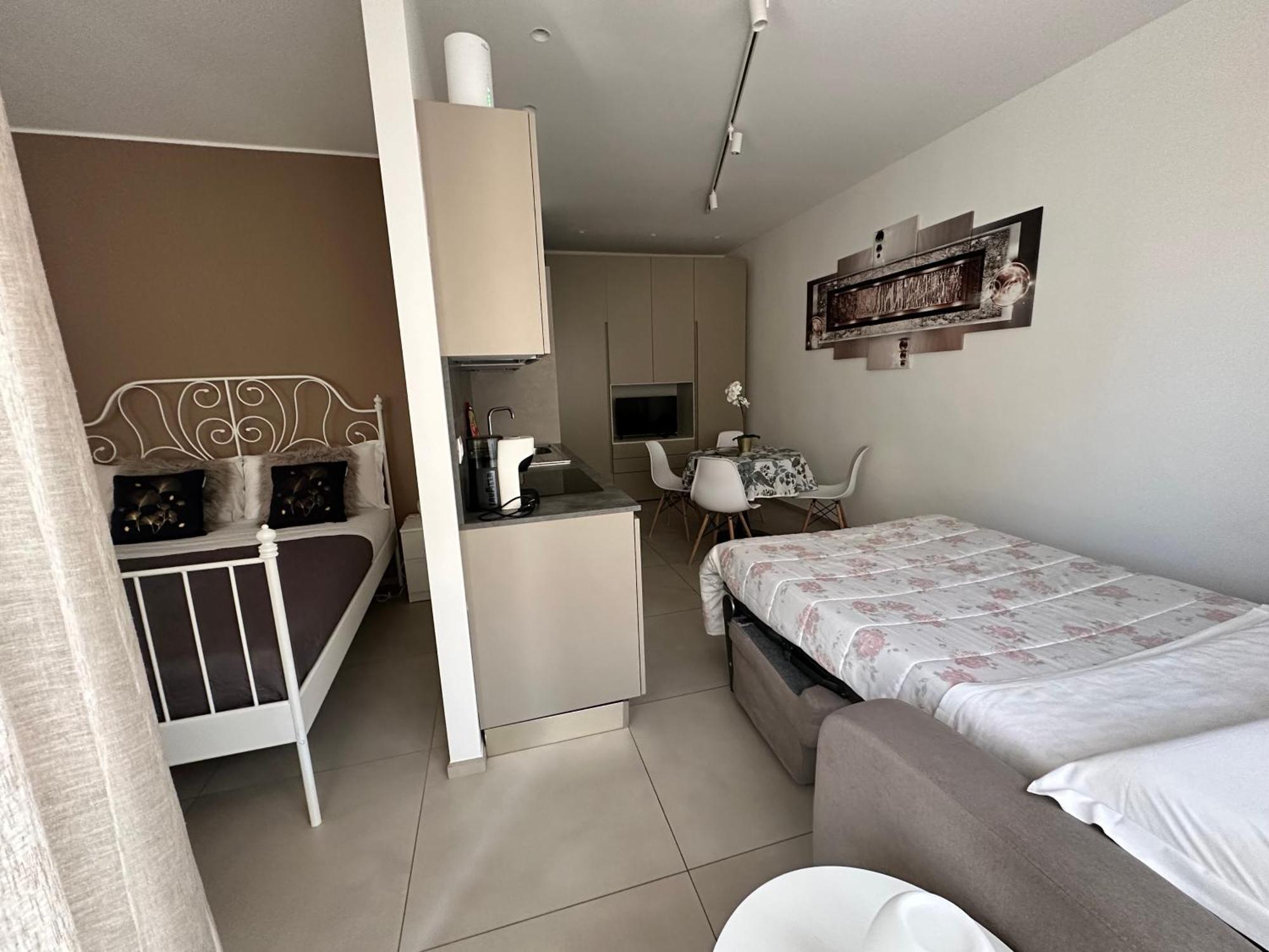 Apartments Ennio Top Class Bari Exteriör bild